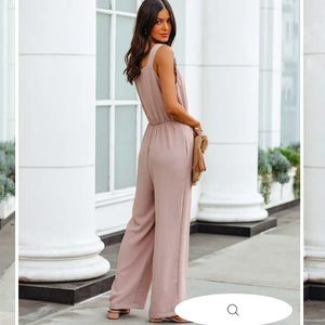BRAND NEW! VICI collection | Brenna Pocketed Jumpsuit in Taupe. Size XS.